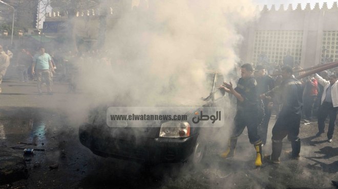 مجهولون يشعلون النار في سيارة بعد استفزاز أنصار 